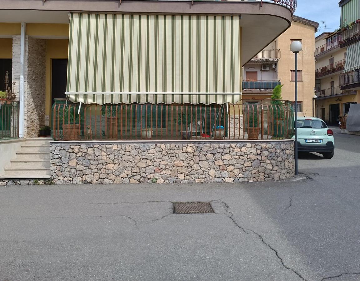 Casa Azzurra Apartment จีอาร์ดีนี นักซอส ภายนอก รูปภาพ