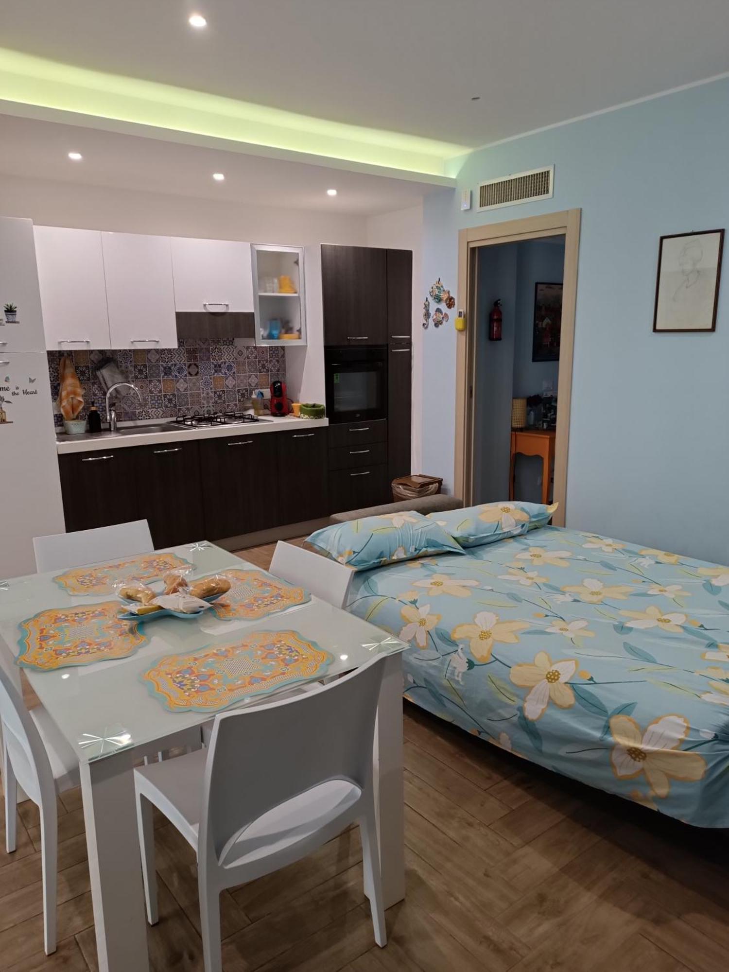 Casa Azzurra Apartment จีอาร์ดีนี นักซอส ภายนอก รูปภาพ