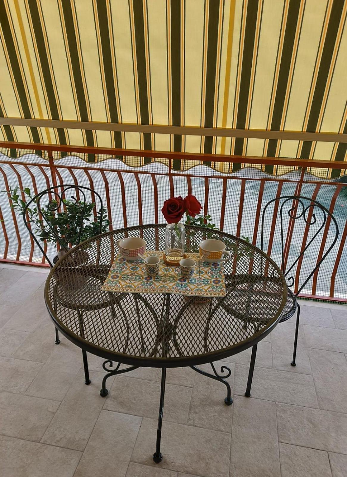 Casa Azzurra Apartment จีอาร์ดีนี นักซอส ภายนอก รูปภาพ